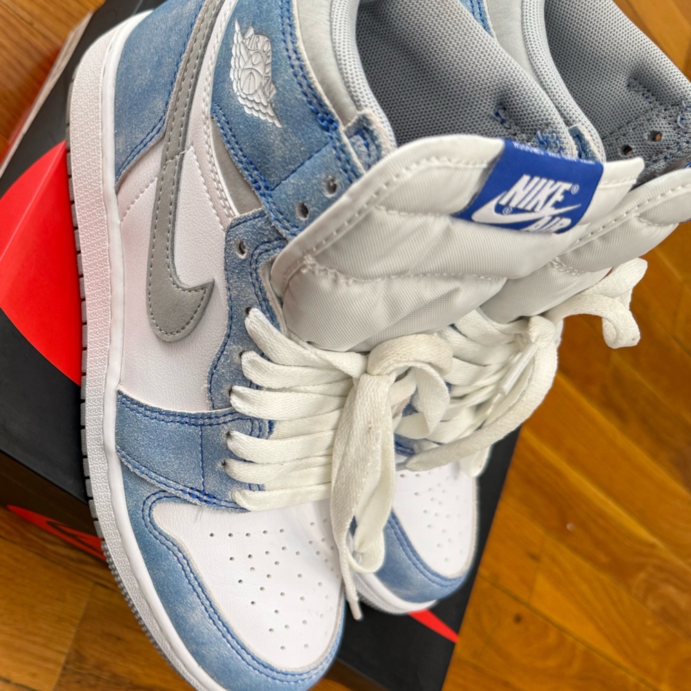 Nike Kids' Blue and White Sneakers